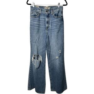 Levi's High Loose Flare Jeans Size 6 28 Western Y2K Wide Leg Light Wash